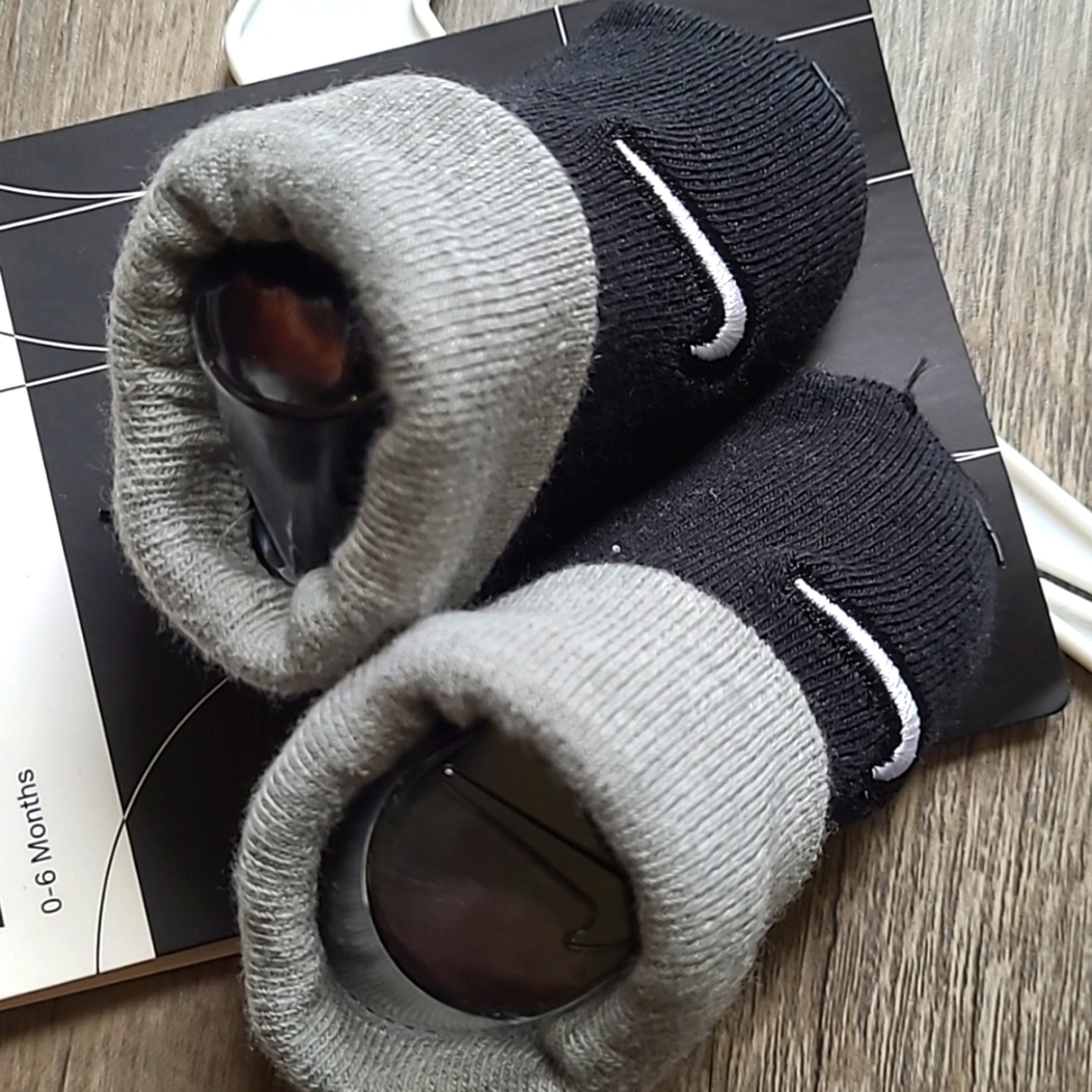🔴 Nike baby socks 0-6 months